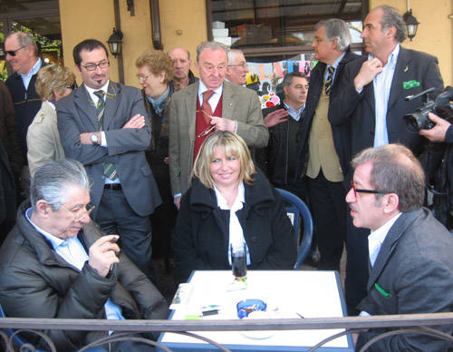 umberto bossi graziella giacon roberto maroni laveno mombello