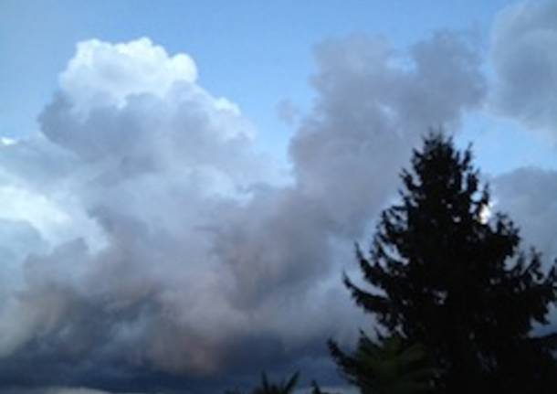 cielo nuvoloso variabile nuvole