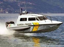 motoscafo guardia di finanza lago maggiore verbania
