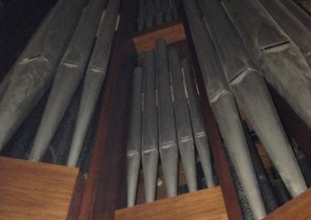 L'organo Mascioni nella chiesa di Verghera (inserita in galleria)