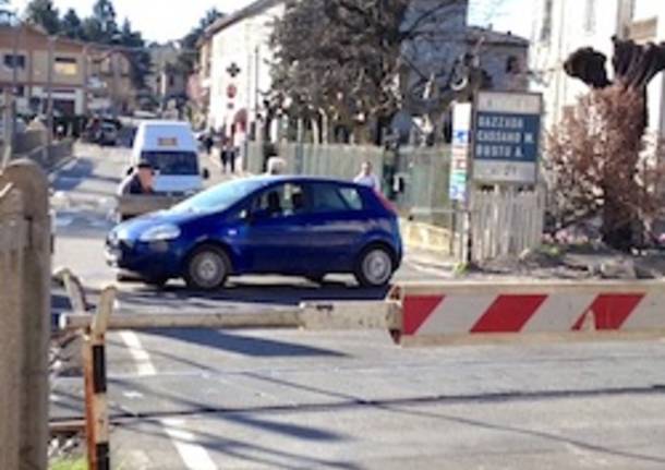 passaggio a livello gazzada apertura