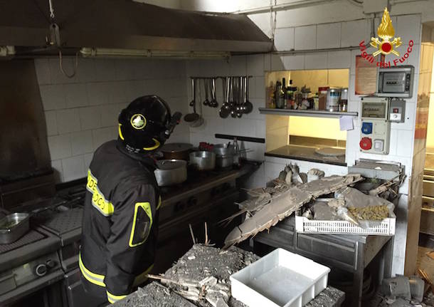 Crolla soffitto in un ristorante