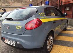 automobile guardia di finanza