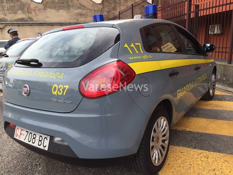 automobile guardia di finanza