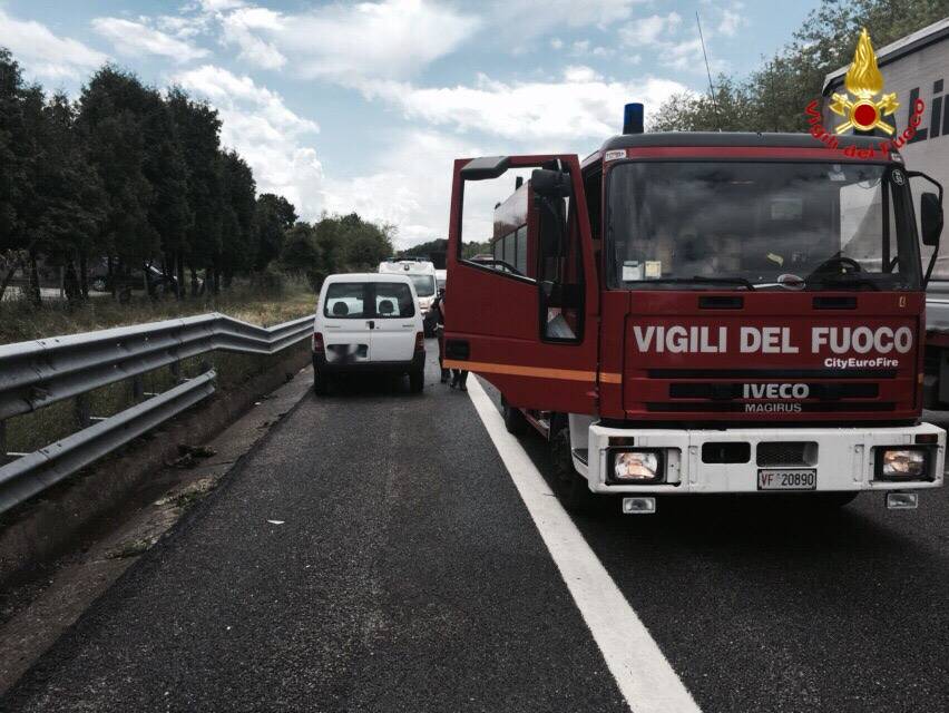 incidente a8 vigili del fuoco generica