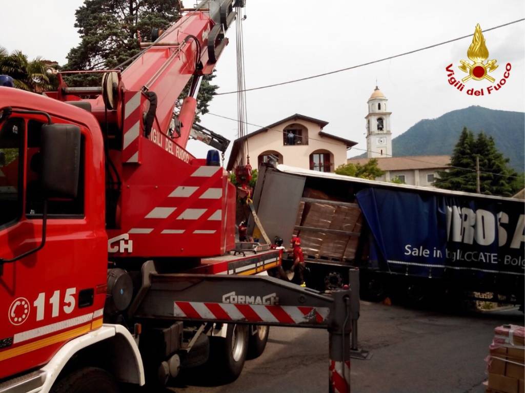 Leggiuno autoarticolato 25 maggio 2015
