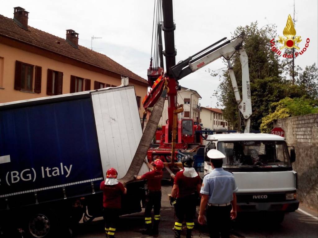 Leggiuno autoarticolato 25 maggio 2015