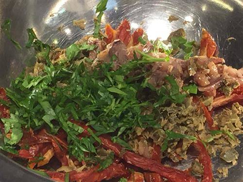Zola e Merluzzo, salmone con i capperi: è il mare più originale