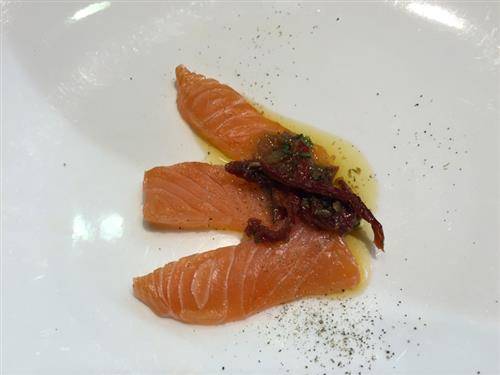 Zola e Merluzzo, salmone con i capperi: è il mare più originale