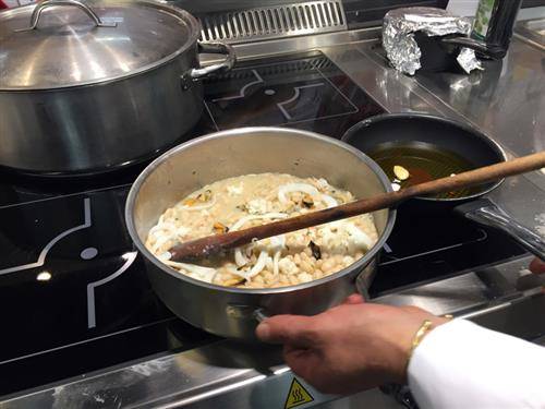 Zola e Merluzzo, salmone con i capperi: è il mare più originale