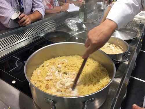 Zola e Merluzzo, salmone con i capperi: è il mare più originale