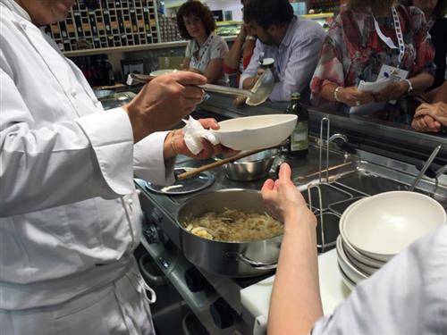 Zola e Merluzzo, salmone con i capperi: è il mare più originale