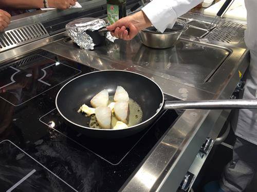 Zola e Merluzzo, salmone con i capperi: è il mare più originale