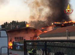 Incendio in una falegnameria di Brebbia