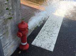 Idrante impazzito a Carnago