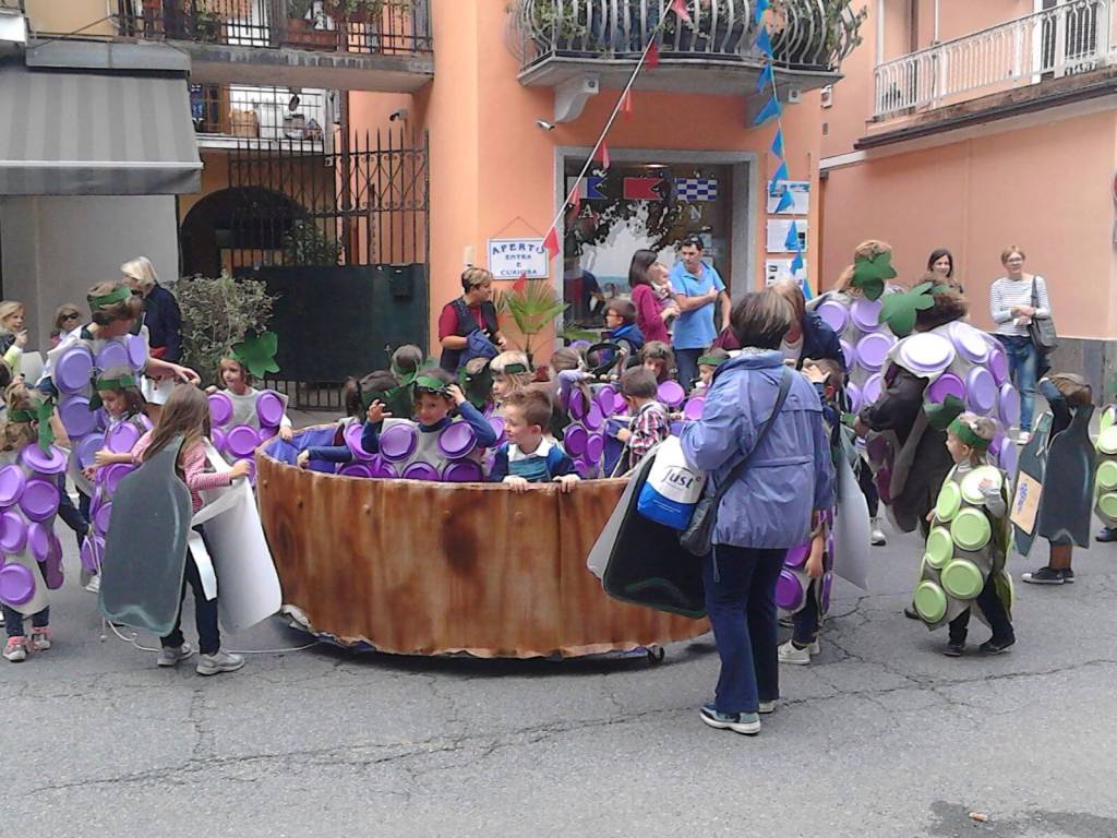 Angera, le maschere e la festa dell'Uva