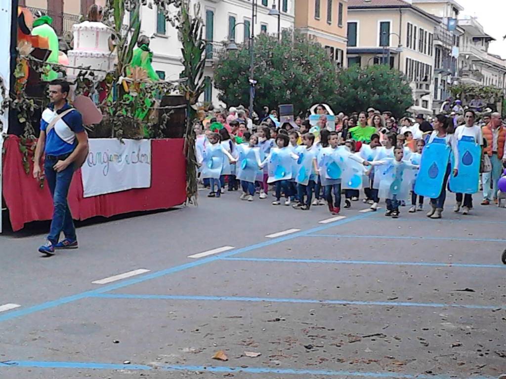 Angera, le maschere e la festa dell'Uva
