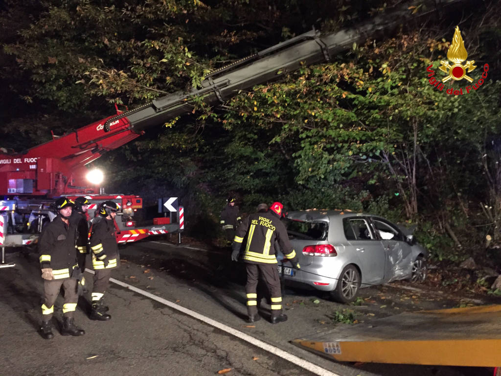 Intervento Tronzato Auto Ribaltata 