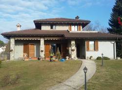 Scoppia un petardo, perde entrambe le mani