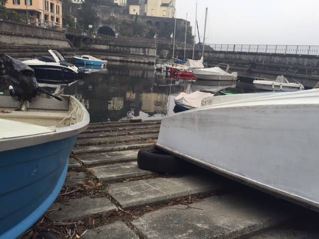 Barche addormentate sulle sponde del Verbano