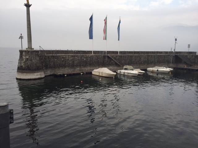 Barche addormentate sulle sponde del Verbano