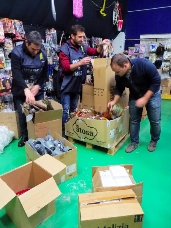 Contraffazione, sequestrati 150 mila articoli