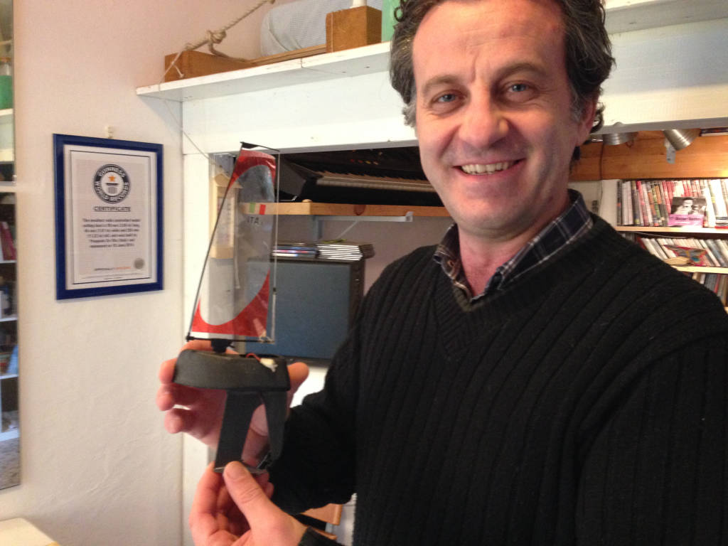 La barca a vela più piccola del mondo