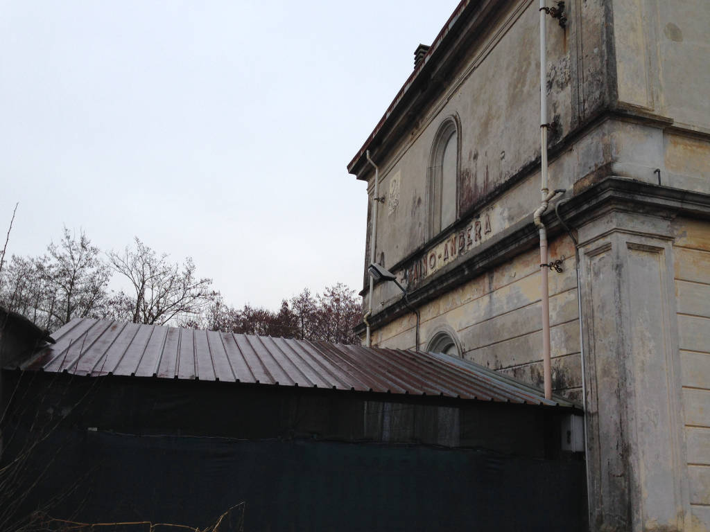 La vecchia stazione Taino-Angera