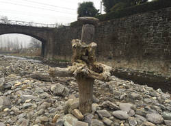 Le strane sculture sul letto del Giona