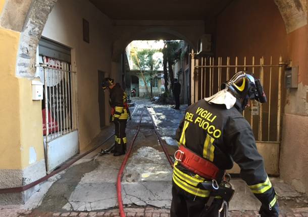 I vigili del fuoco di Luino al lavoro tutta la notte