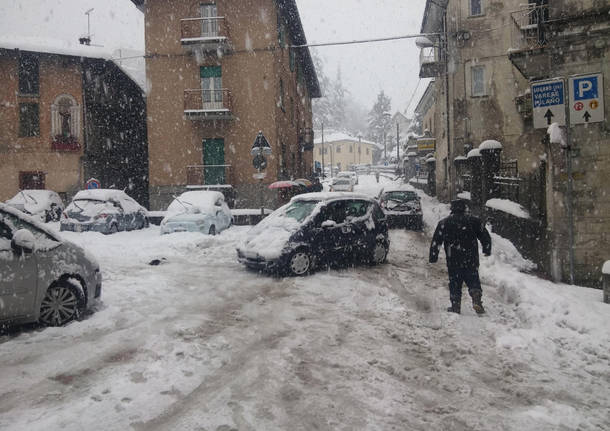 La neve imbianca il Varesotto