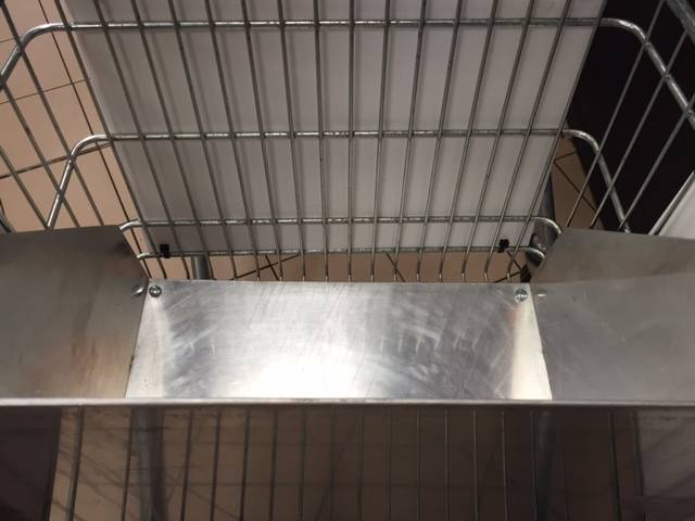 a luino il supermarket col carrello per cani