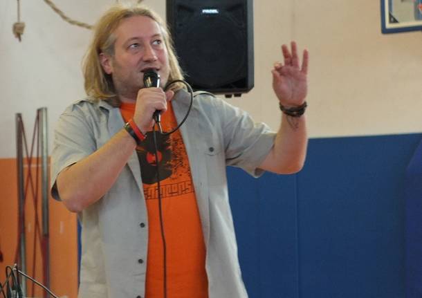 assemblea istituto con i Treni in corsa