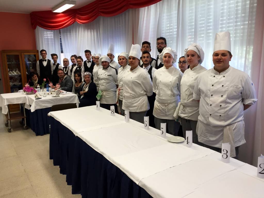 La gara dei futuri barman al Cfp di Luino