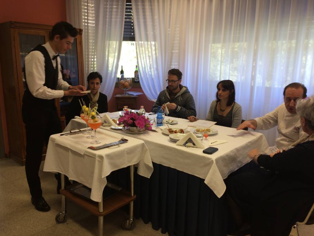 La gara dei futuri barman al Cfp di Luino