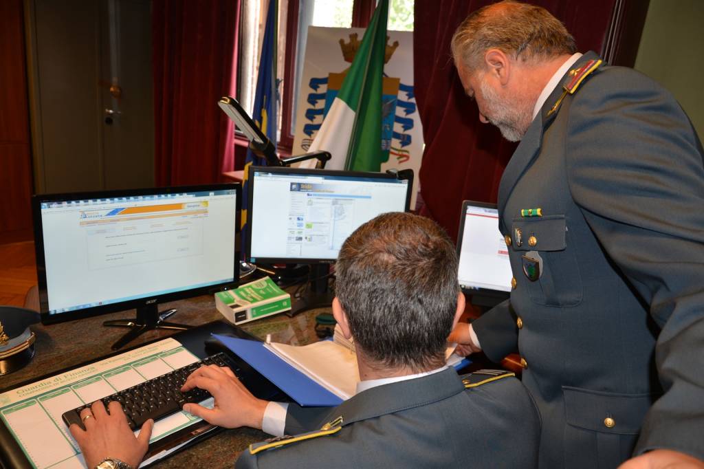 guardia di finanza busto arsizio