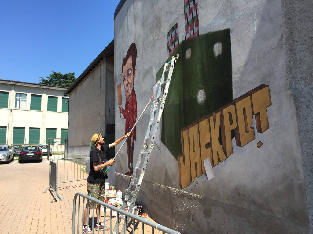 Ispra, un murales contro il gioco d'azzardo