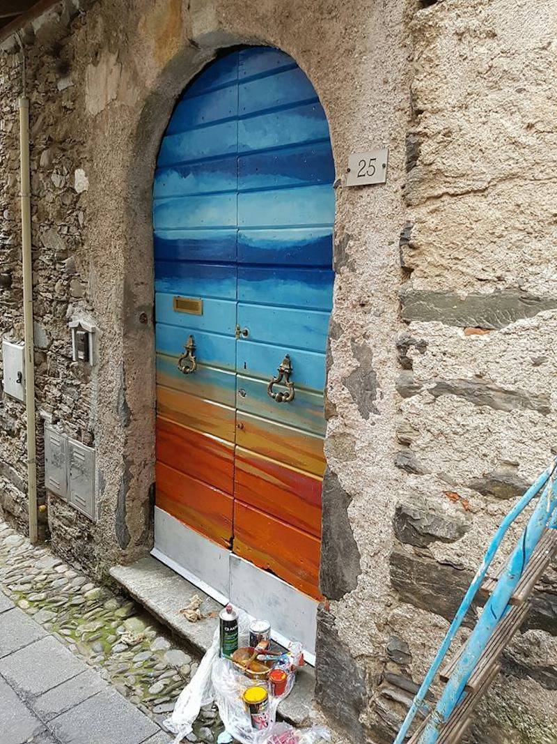 A Maccagno \"Portoni dipinti\"