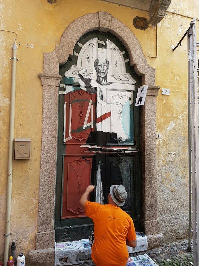 A Maccagno \"Portoni dipinti\"