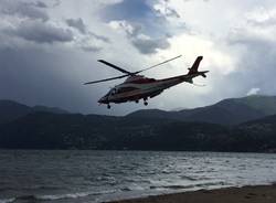 La barca si ribalta, arrivano i Vigili del Fuoco