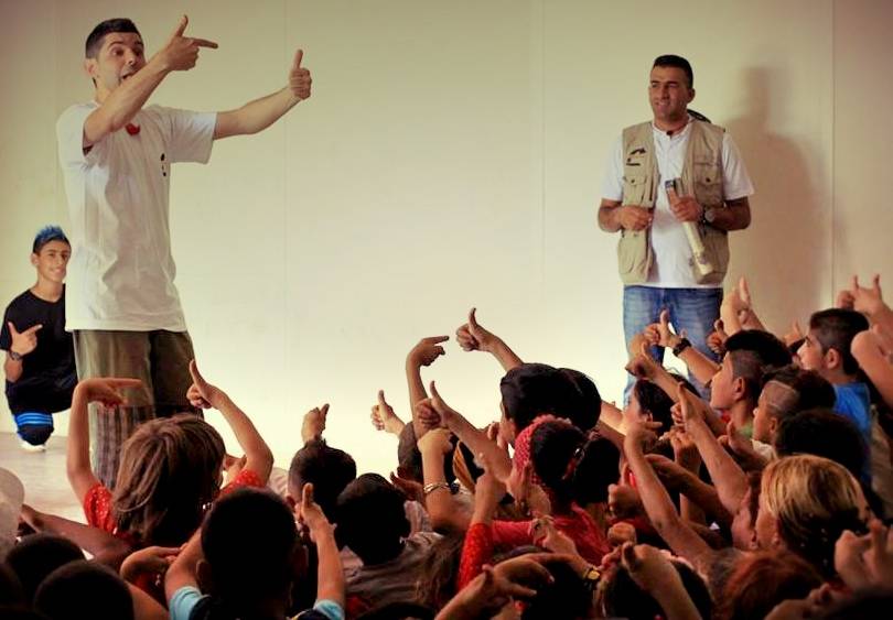 Il "claun Pimpa" tra i bambini in fuga dall'Isis