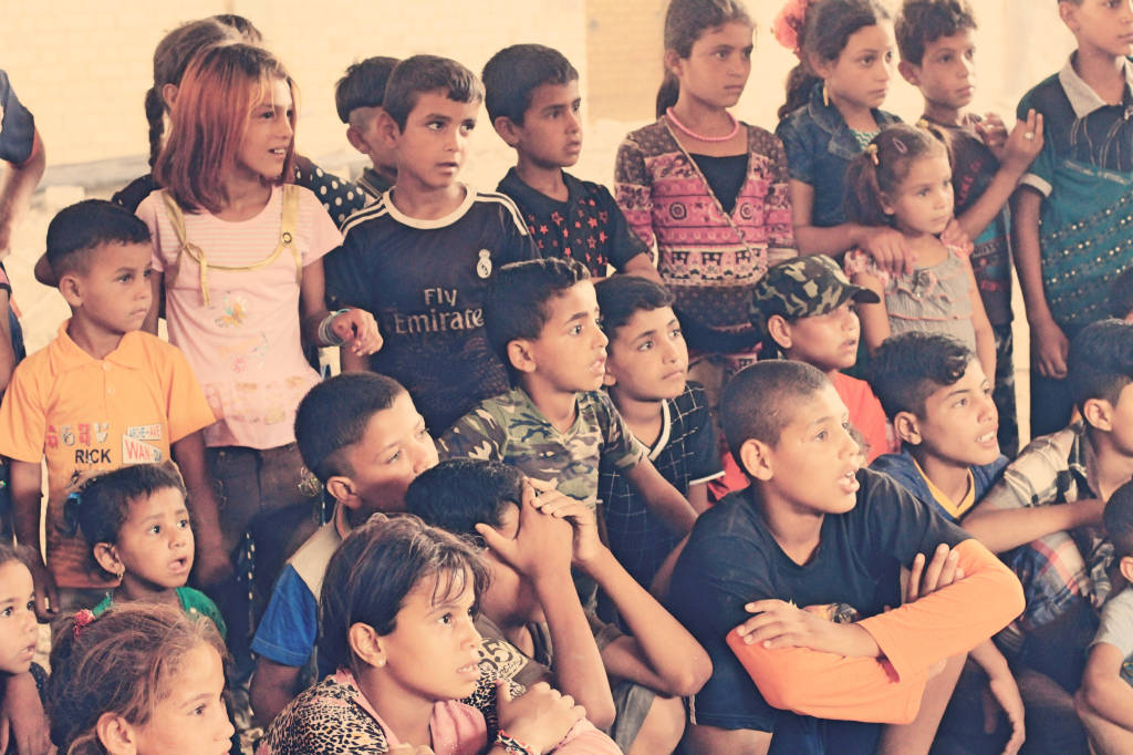 Il "claun Pimpa" tra i bambini in fuga dall'Isis