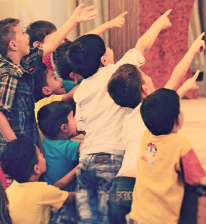 Il "claun Pimpa" tra i bambini in fuga dall'Isis