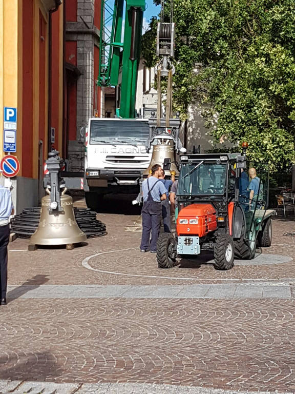 Grande festa a Ispra, sono tornate le campane