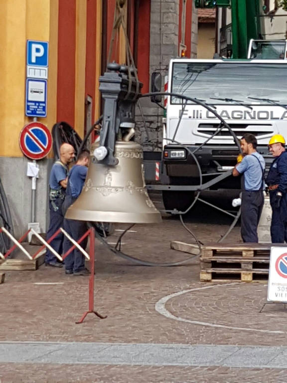 Grande festa a Ispra, sono tornate le campane