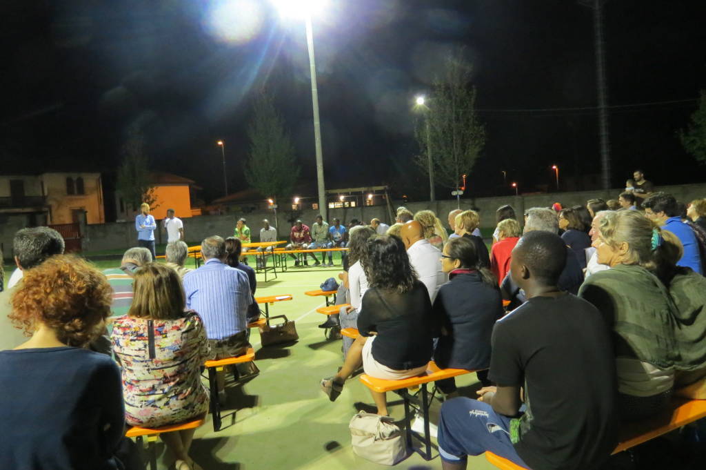 Luino: una serata di incontro con i migranti