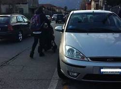 Sosta selvaggia, la denuncia di una madre