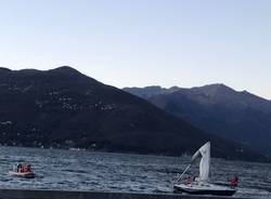 Barca in panne a Luino 