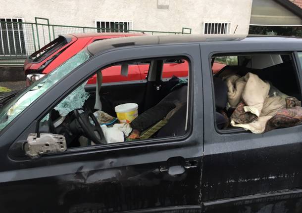 Germignaga, auto abbandonate in Via Fabio Filzi 