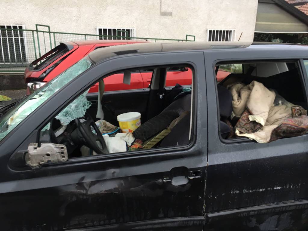 Germignaga, auto abbandonate in Via Fabio Filzi 